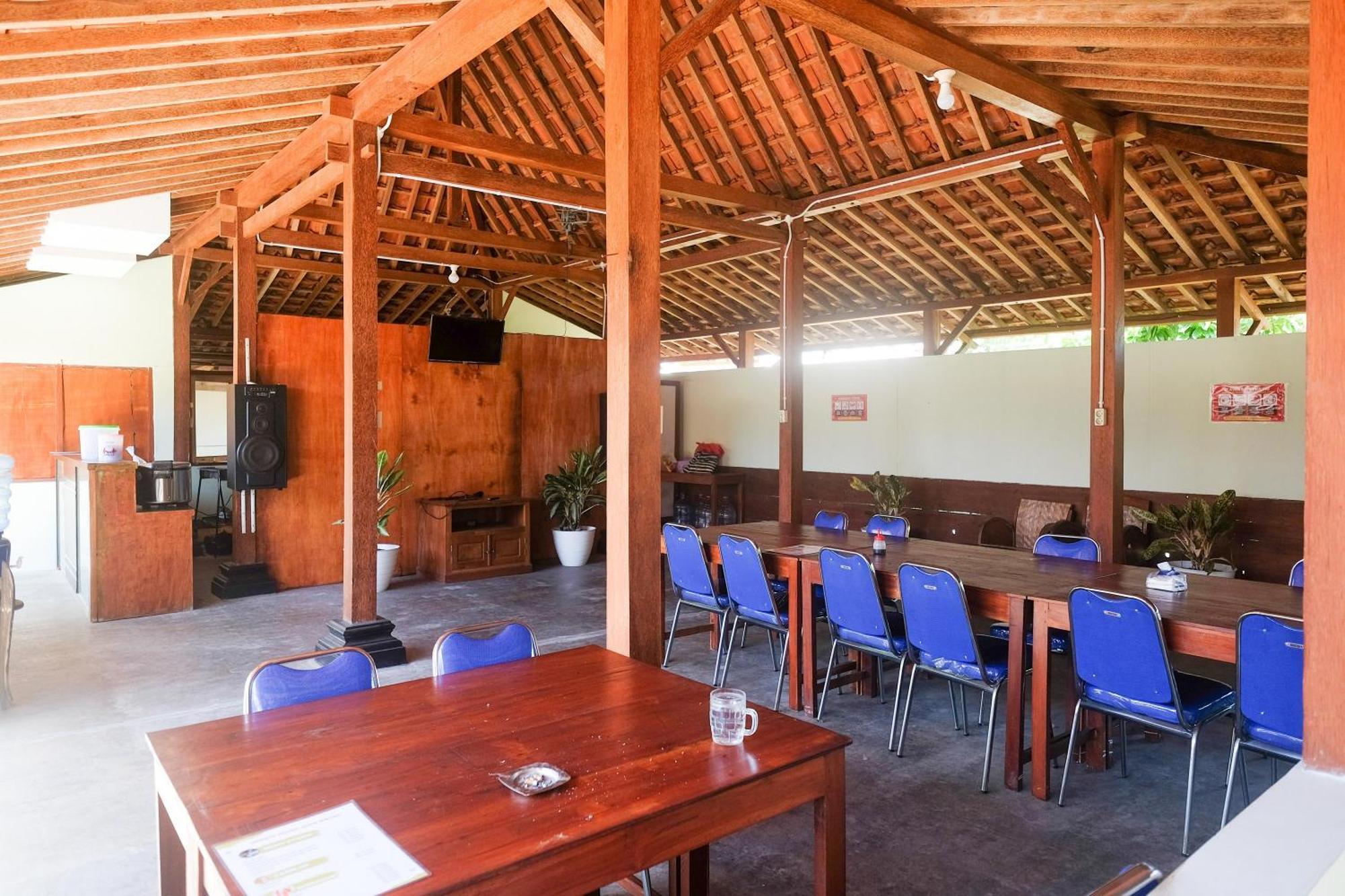 Reddoorz Syariah Near Alun Alun Wonosari Otel Dış mekan fotoğraf