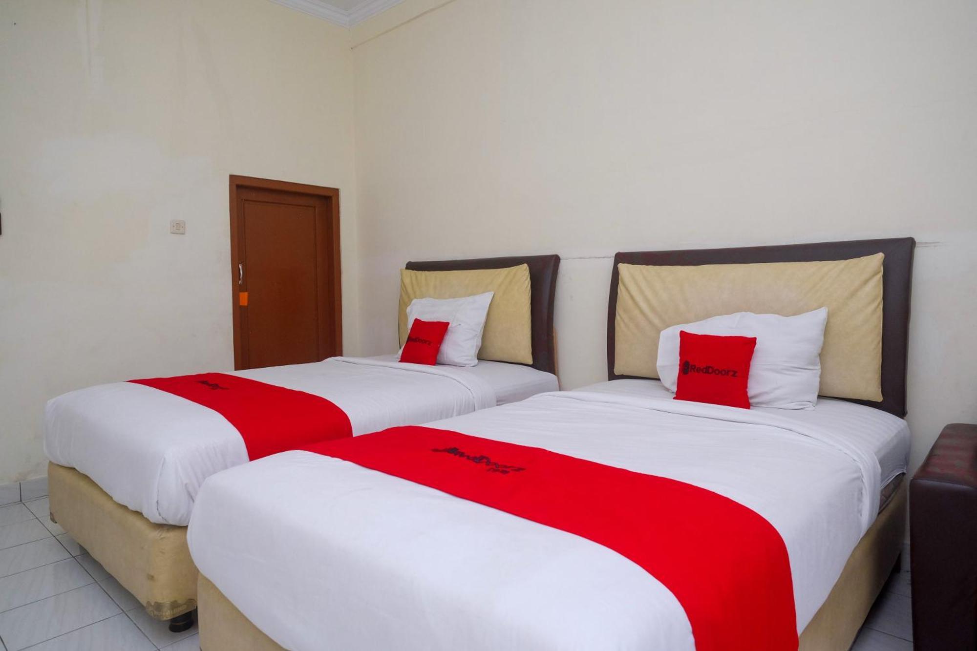 Reddoorz Syariah Near Alun Alun Wonosari Otel Dış mekan fotoğraf